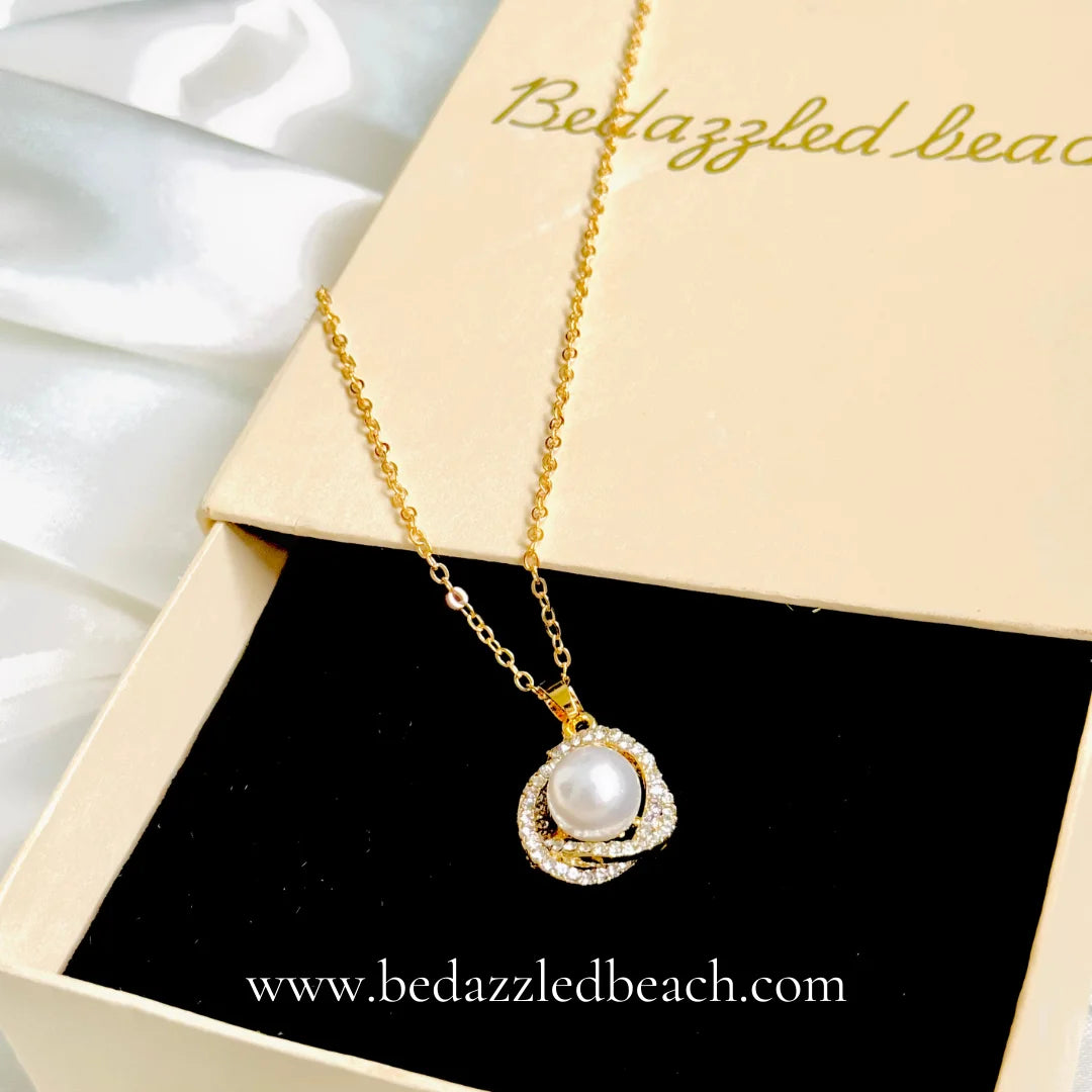 Aura Pearl Pendant